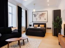 Luxury Central Riga Studio, Raina Nams