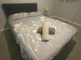 Modern 3-Bed House in Ramsgate Close to Seafront，拉姆斯蓋特的飯店