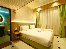 Yuvraj Land Mark, готель у місті Майсуру