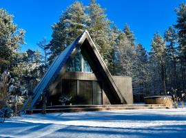 Namas MI&Scaron;KE, hotel com banheiras de hidromassagem em Lazdinė