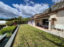 Se ressourcer à la campagne, hotelli kohteessa Séranon