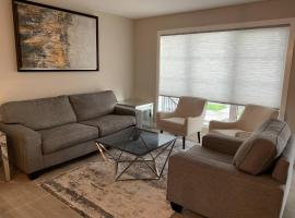 New townhouse in Red Deer -Family retreat – hotel w mieście Red Deer