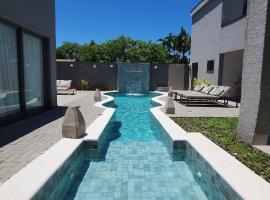 Casa Climatizada, Piscina com Hidro, em Pontal do Sul, Proximo as Marinas, hotel en Pontal do Paraná