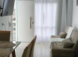 Apto Moderno a 700 metros da praia com varanda