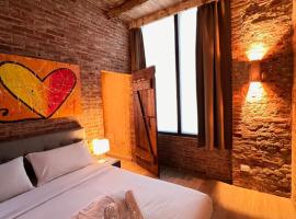 Emme Loft I Orange Moon - Vibrant Modern Luxury Loft Milan, Hotel in Mailand