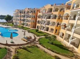 Nile Front Luxor Apt Sleeps 6 with Pool