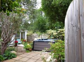 2 Bed in Newquay oc-82370, Hotel in Mitchell