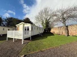 Cabin Sleeps 6 - Pets, Patio & Edinburgh Festival