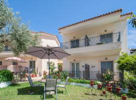 Syrainas studios, Hotel in Troulos