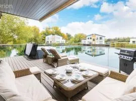 Waters Edge 16, Heron Lodge