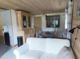 Gite Cairn, Rez De Chalet, hotel em Faverges