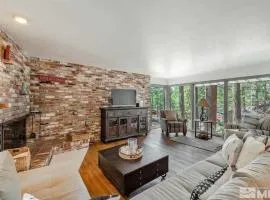 Sunny Lakeview Retreat - Private Beach Access