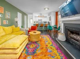 Color Pop Cottage Stylish 2BR with 2 Parking Spots