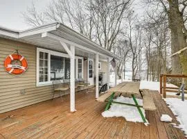 Deck & Fire Pit! Muskingum Fishing Cabin