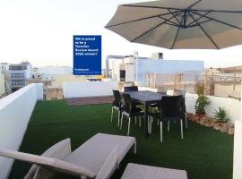 Charming Townhouse - Steps from Waterfront, Hotel in Marsaxlokk