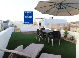 Charming Townhouse - Steps from Waterfront