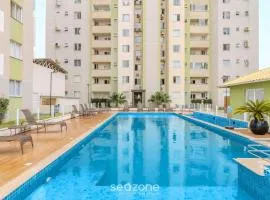 Apto c/ churrasq e varanda, 400m da Praia LEAA0506