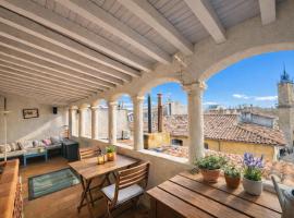 Toits Vieil Aix - Appartement de charme avec terrasse d'exception centre ville historique proche Cardeurs Et Mairie, hôtel à Aix-en-Provence