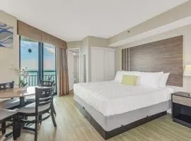 Beach Vibes at Oceanfront Studio Suite, 726 PG