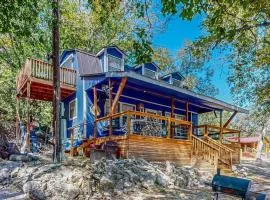 2BR Home on River w/ Outdoor Dining Area & Deck