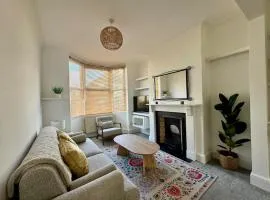 Stylish 2-Bed Home with Garden