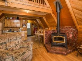 The Papa Bear Cabin - Bear Creek Cabins، فندق في Winfield