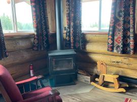 The Deerview cabin - a part of Bear Creek Cabins, beach hotel in Winfield