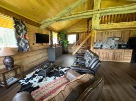 The Ram cabin - Bear Creek cabins، فندق في Winfield