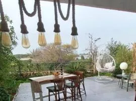 Garden apartment in Neot Golf, with sea view