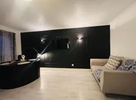 Modern & cozy 2 bedroom flat