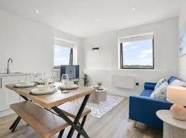 City centre FREE Parking Families and Contractors Sleeps 5 with a view