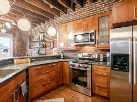 The Loft on Main, Penthouse Loft near Main Street