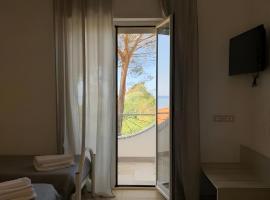 BOUTIQUE RESORT VILLA FRANCA - Hotel for couples with beach service included, hotelli kohteessa Capo Vaticano