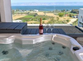 Levication Sea of Galilee Luxury Suites w Private Jacuzzi, hotel a Tiberias