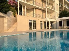 Villa Jelena, hotel di Rijeka Reževići