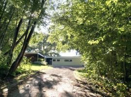 Bungalow 140, Hotel in Maarkedal