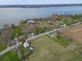 Prince Edward County-Enjoy Picton WIne Country