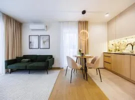 M2 Aura Apartments With Free Parking by StayNest