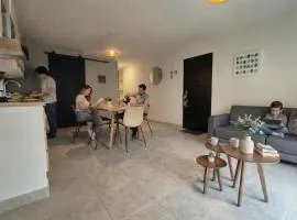 En Planta Baja, departamento tranquilo y muy cómodo