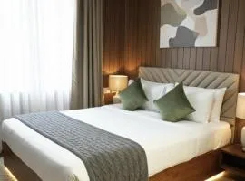 Grand sapphire 100 meters from Sub urban Bus stand Mysore