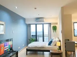 Poblacion Makati with Free Pool, Gym and Smart TV and Fast Wifi