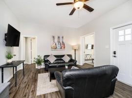 Fun 3BR Noblesville Home Sleeps 7+ Arcade Game, готель у місті Ноблсвілл