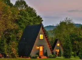 Old Rag Mountain Getaway - WiFi, Smart TV, Fire Pit, Patio, & Full Kitchen