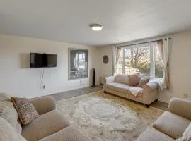 3 Mi to Downtown Mountain-View Riverton Retreat!