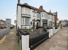 Claydens Guest House at Cleethorpes Sleeps 12