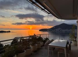 Exclusive Luxury Villa in Dukley Gardens، فندق في بودفا