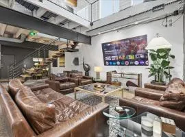 Luxury 5BR Mass Ave Retreat w Gym & Sauna