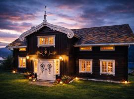 Traditional timber farm with Sauna & Wi-Fi, hotel care acceptă animale de companie din Bauk&aring;l