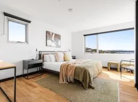 The Lookout, Albany Holiday House