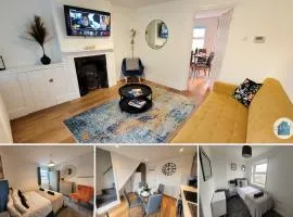 Little Oaks House - Historic Charm & Modern Comfort in Colchester by Catchpole Stays
